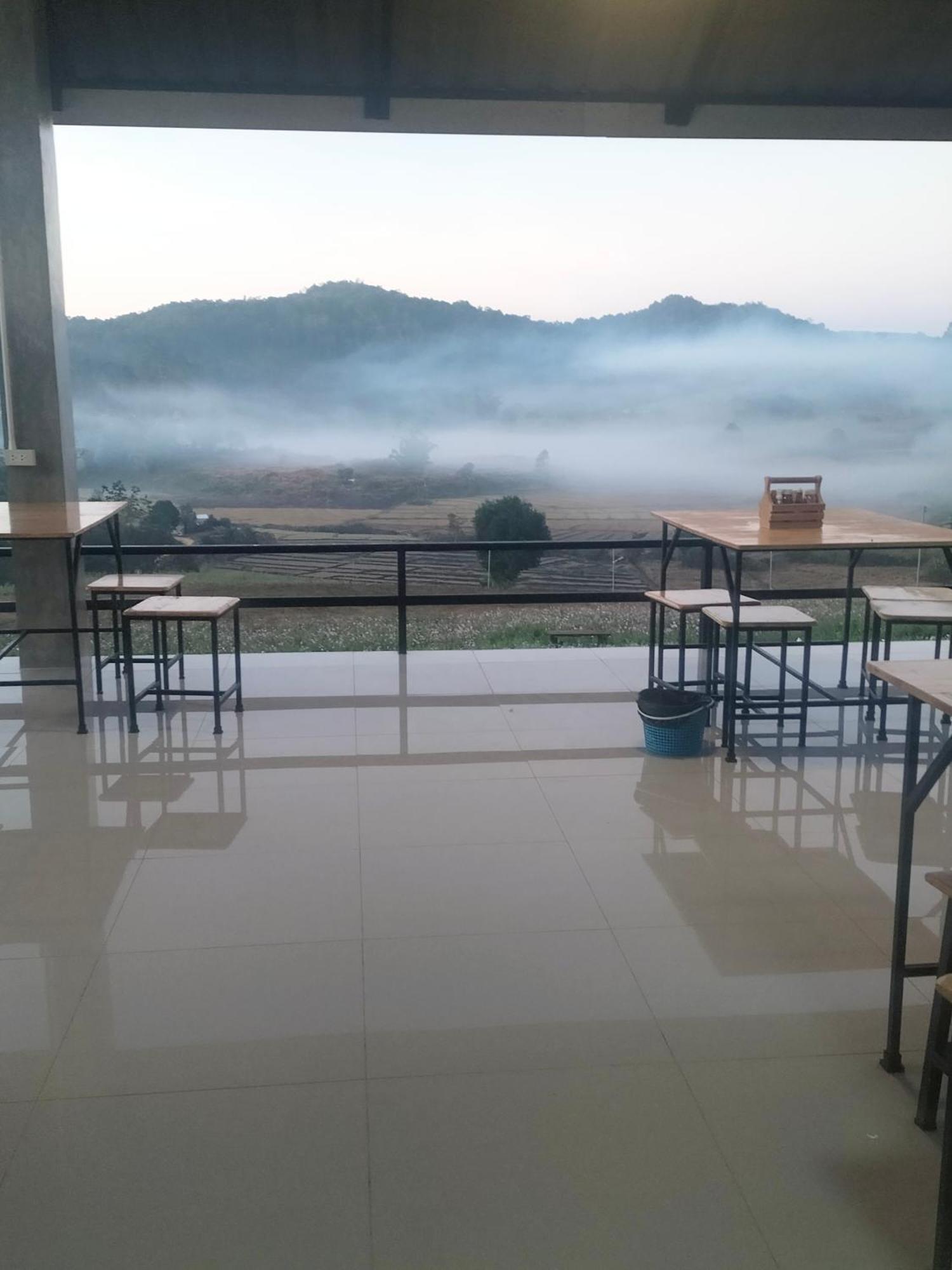 สวนไร่รุ่งอรุณ Suan Rai Rungarun Hotel Ban Na Pa Paek Eksteriør billede